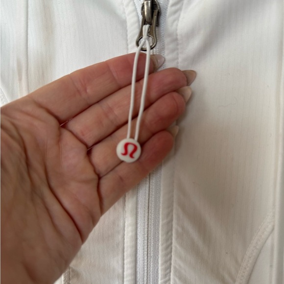 Lululemon Women's White Hooded Jacket - Picture 5 of 17